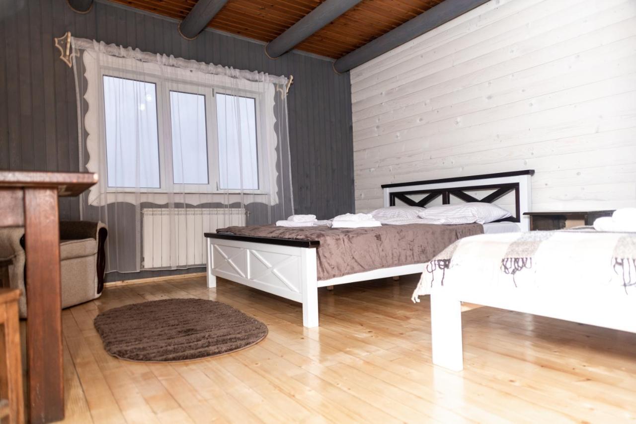 Wood House Hotel Pilipets Eksteriør billede